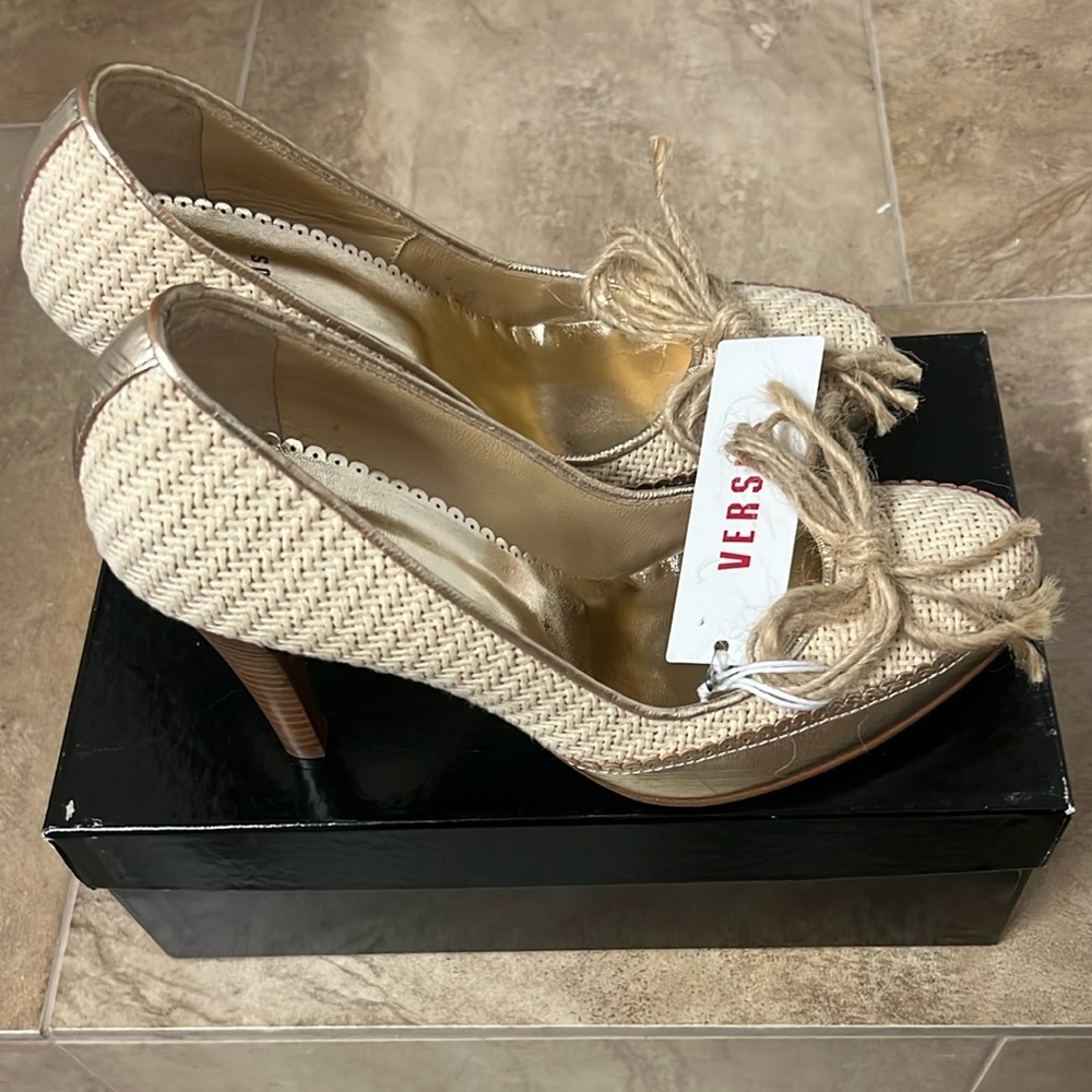 New Vintage Versus by Versace Beige Heels